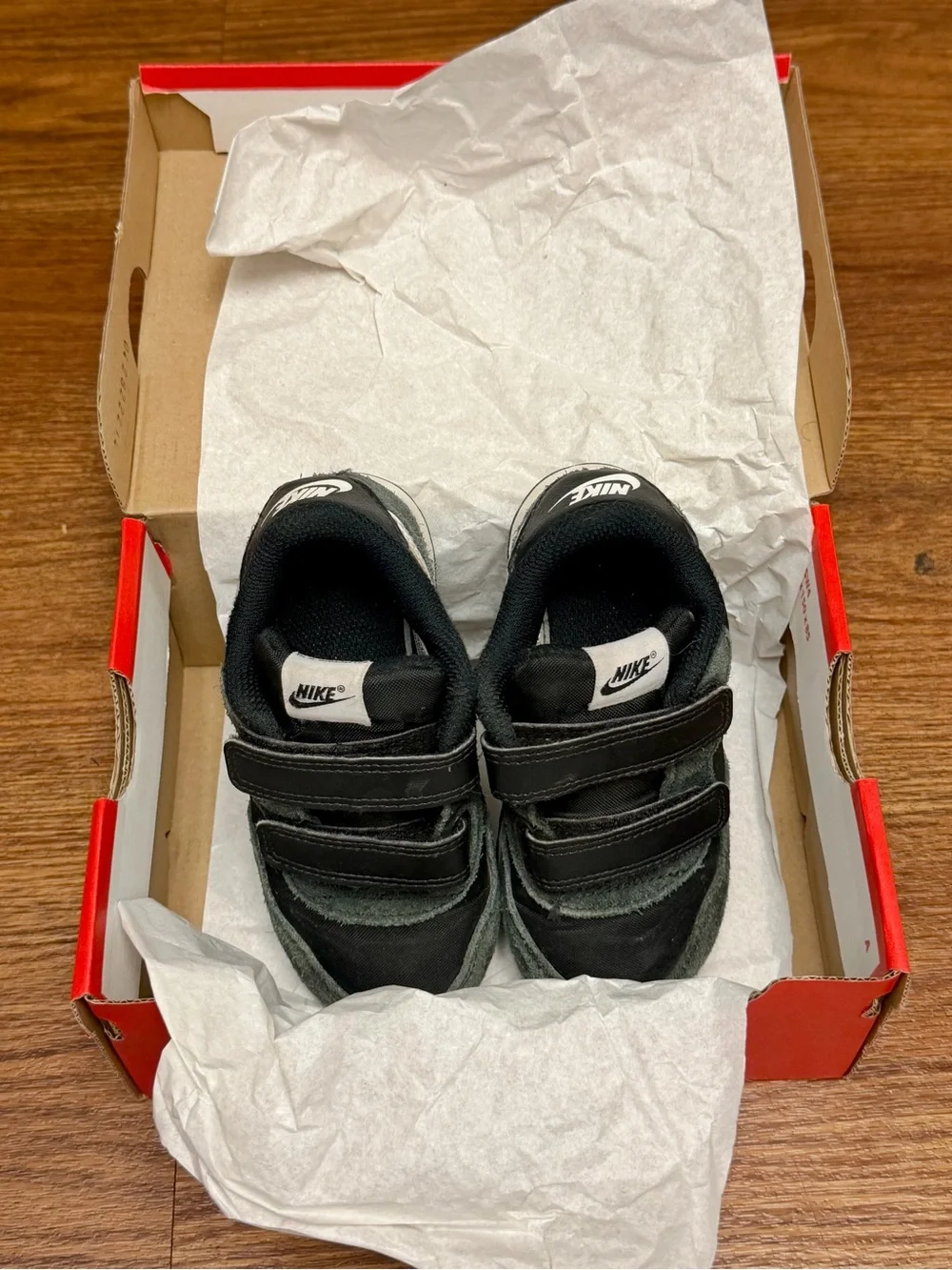 Nike md valiant